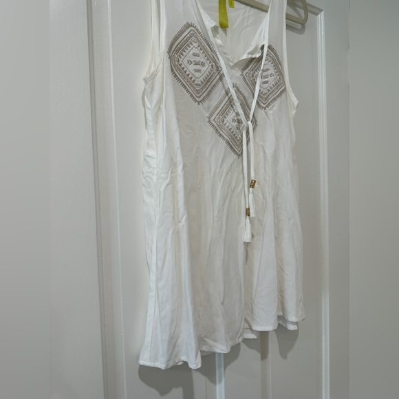 Green Dragon white long rayon blouse top with embroidery and tassels gold - Picture 10 of 13